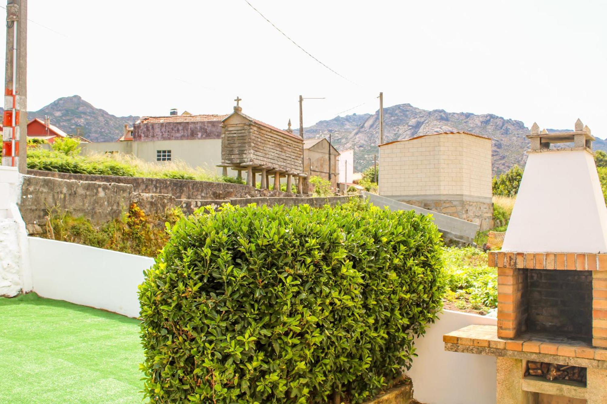 Casa Castillo, Ézaro Esterno foto